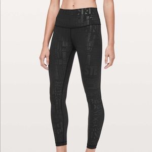 Lululemon Black Manifesto 20Y Wunder Under Size 6